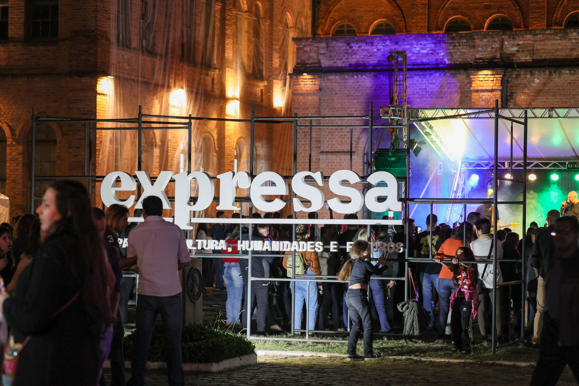 Agenda cultural tem espetáculos com os corpos artísticos, Festival Temático no Expressa e FLIJ