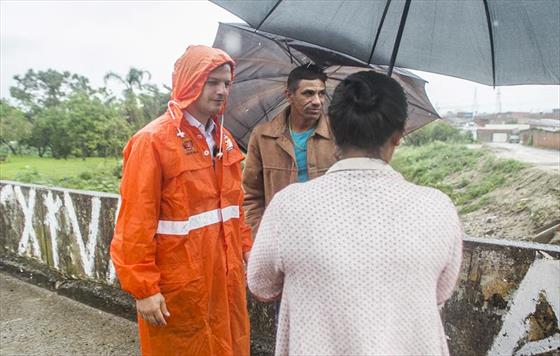 Eduardo Pimentel acompanha aes da Prefeitura durante chuvas intensas