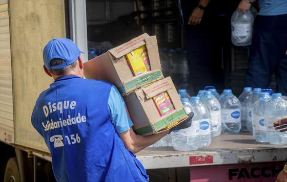 Doaes de Curitiba para os atingidos pela chuva em Almirante Tamandar