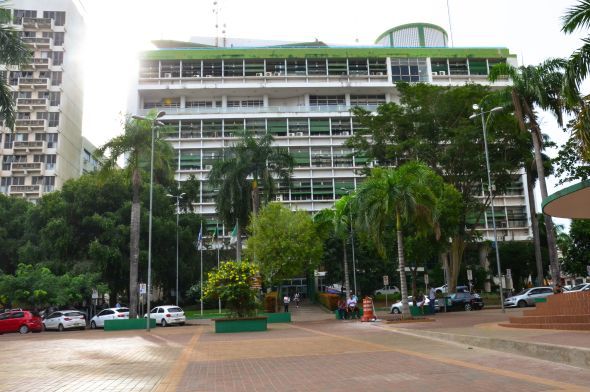 Prefeitura de Cuiab | Prazo para pagamento de taxas de fiscalizao e alvars vai at 31 de janeiro, e h desconto de 10% para quitao em uma parcela